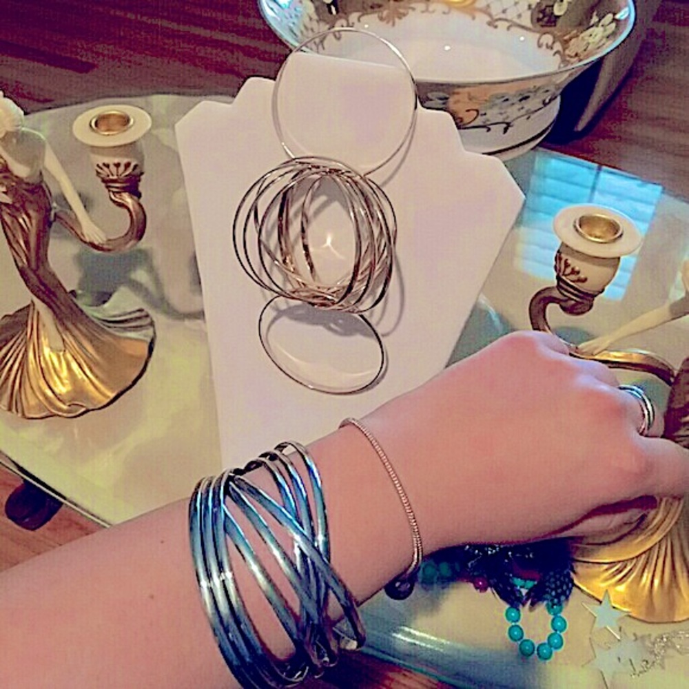 Two really cute bracelets set conjoined